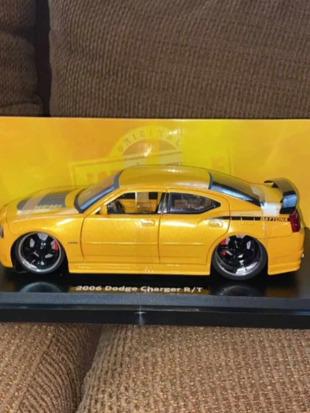 1:18 2006 DODGE CHARGER R/T